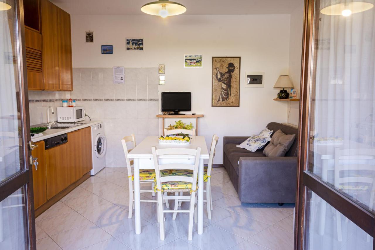 Appartamenti La Casina Porto Azzurro Exterior foto