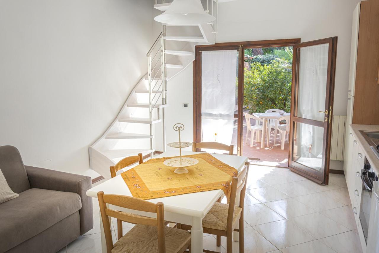 Appartamenti La Casina Porto Azzurro Exterior foto