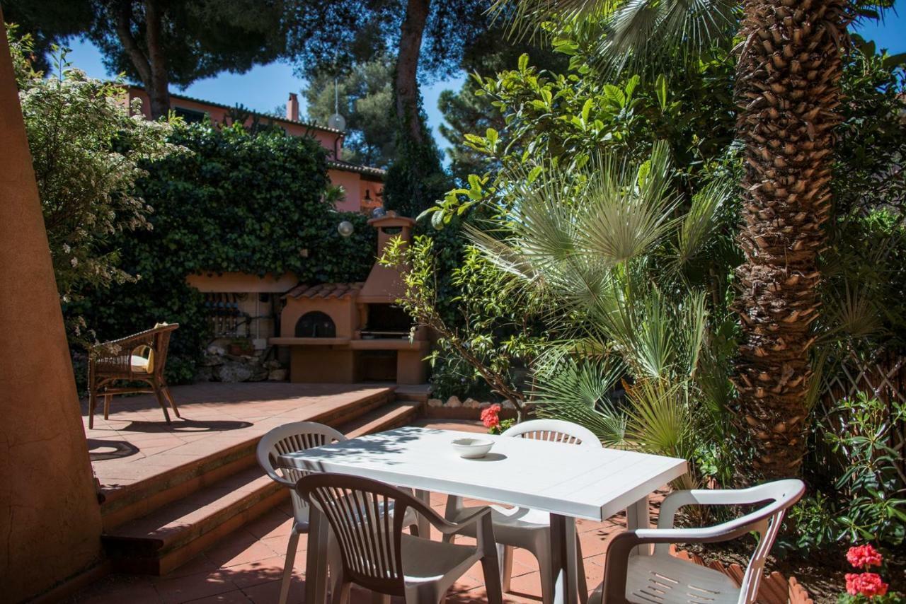 Appartamenti La Casina Porto Azzurro Exterior foto